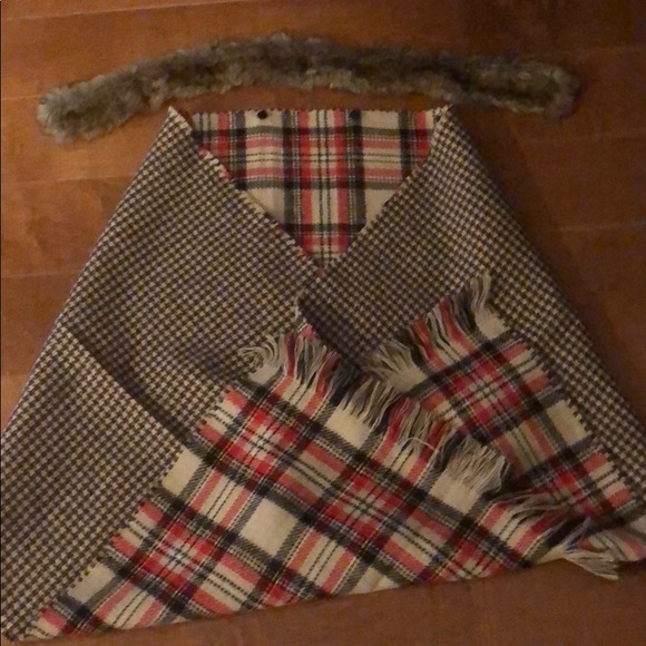 Wrap with removable faux fur collar - Picture 2 of 6